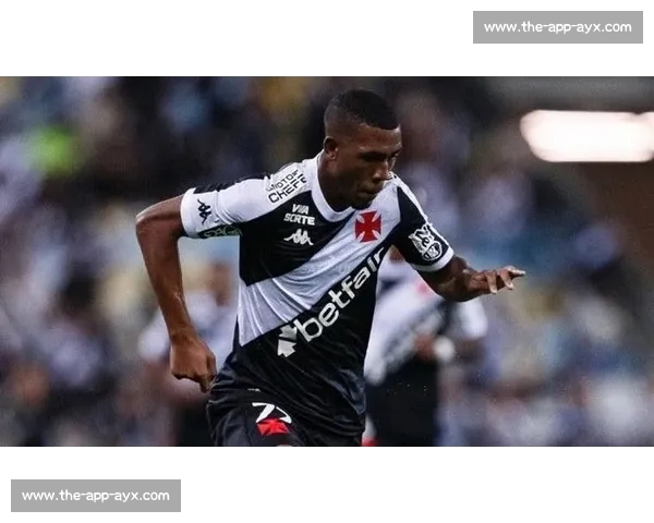 米兰领跑 19 岁天才边锋争夺战:意丙新星成红黑军团夏窗重点目标 米兰领跑 19 岁天才边锋争夺战:意丙新星成红黑军团夏窗重点目标