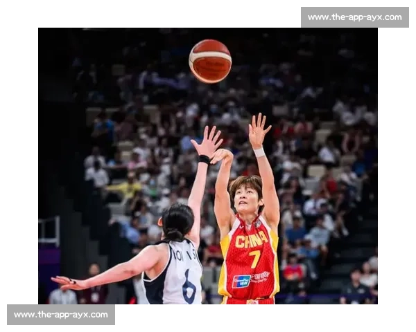 定海神针！杨力维用三分绝杀 + 更衣室暖心时刻 率中国女篮重塑冠军魂